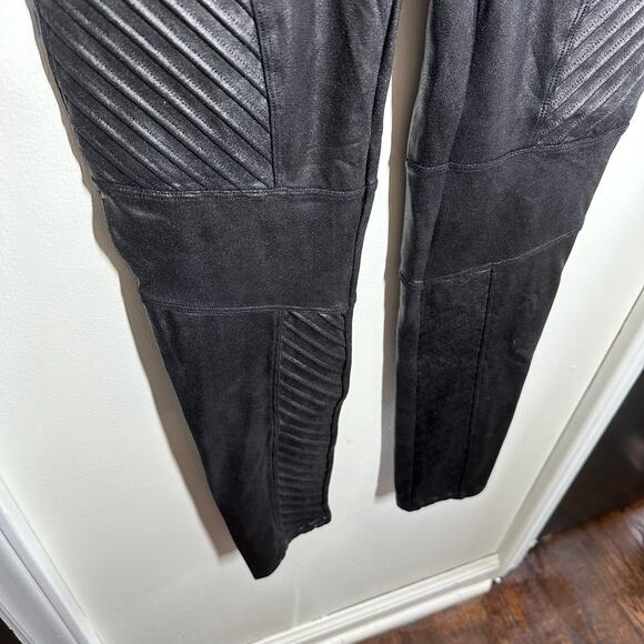 Spanx Women's Black Moto Faux Leather Liquid Leggings Size Large Vegan Staple - Picture 4 of 10